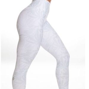 Ptula Desa'ree II Swift Legging Glistening White